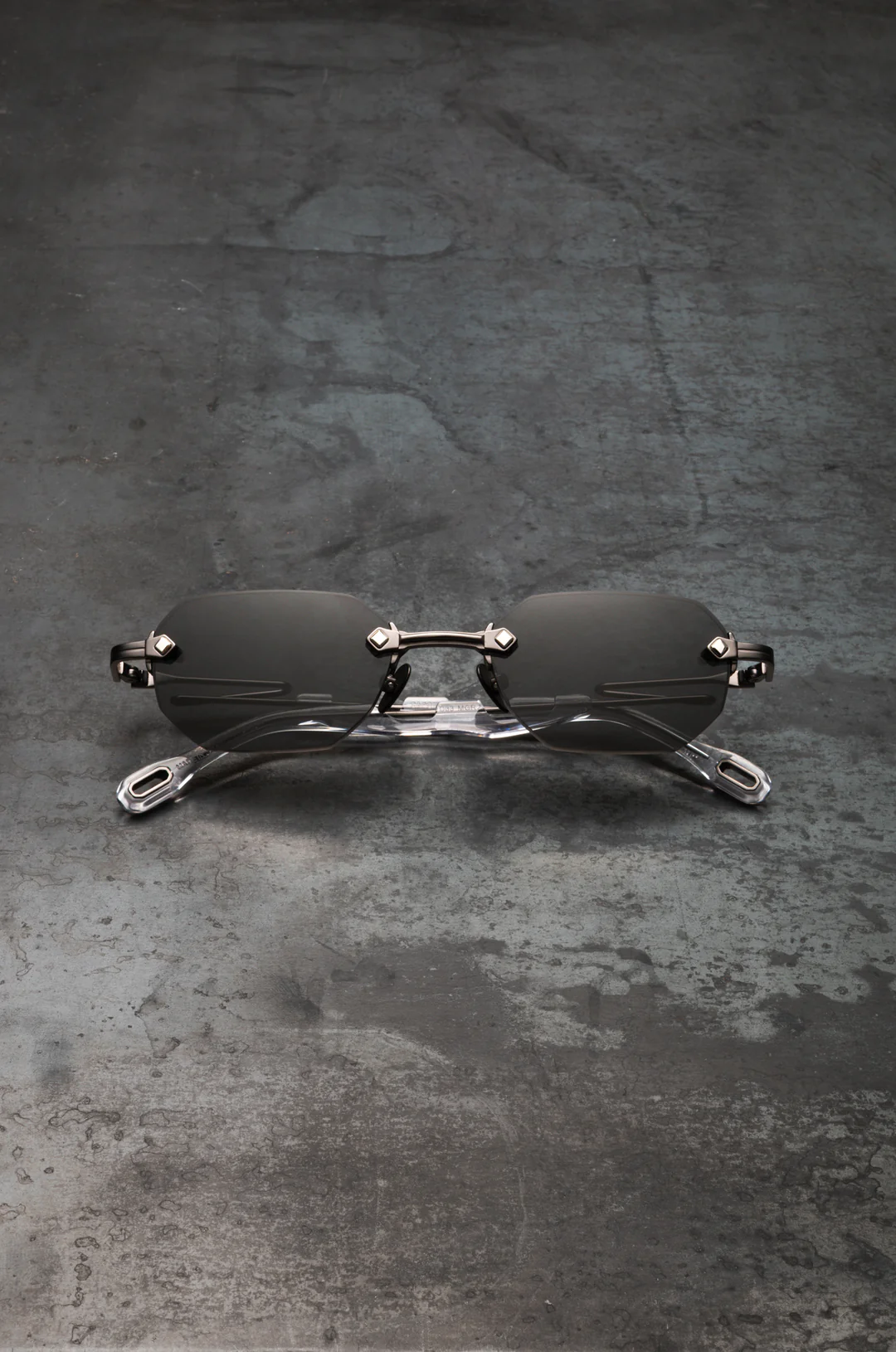 RIMLESS C33